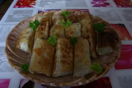 Рулетики с мясом и солёным огурцом