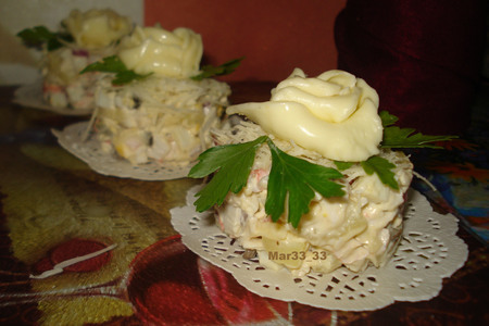 Салат с жареными грибами,языком и пармезаном