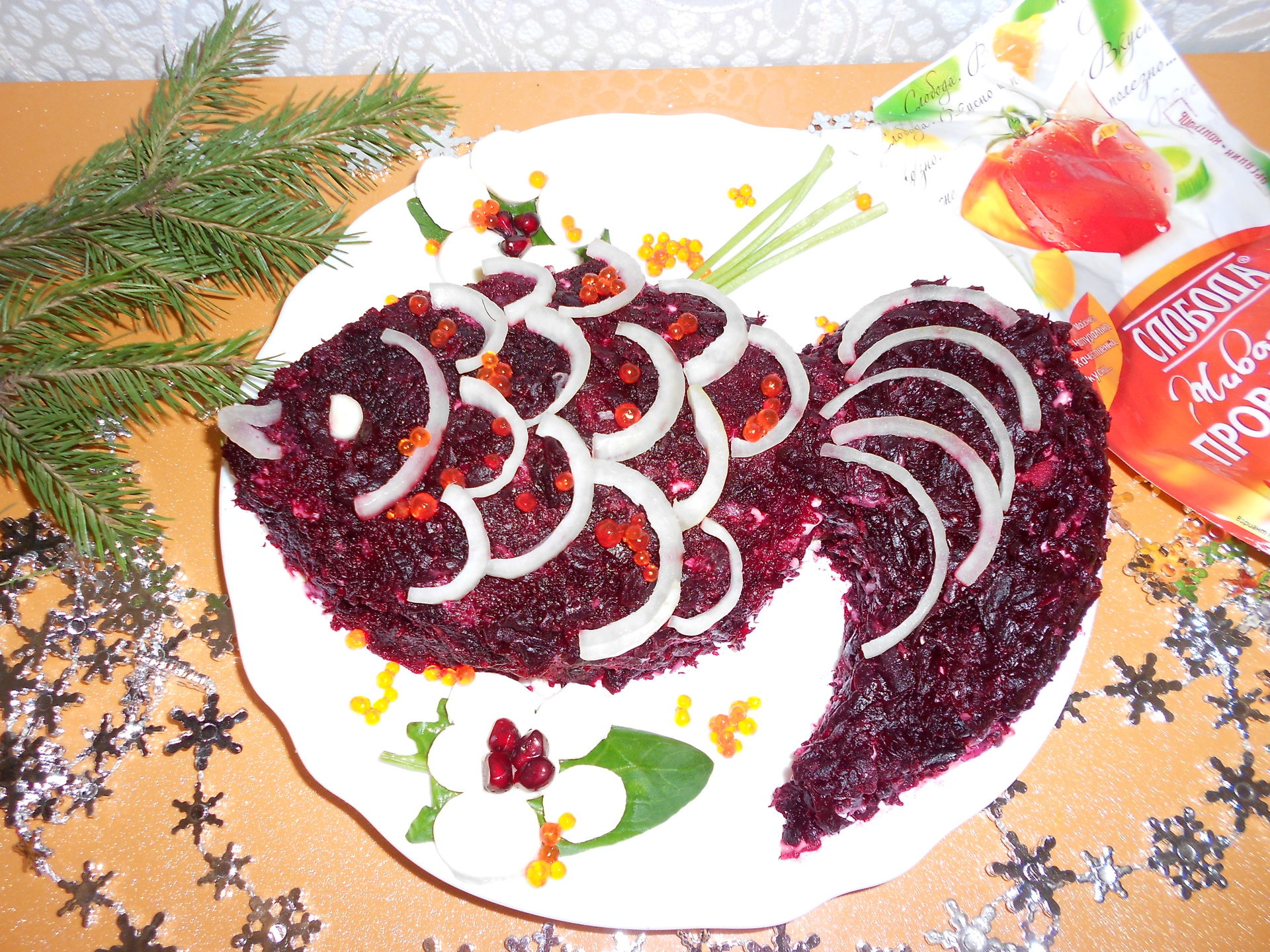 Как украсить салат сельдь под шубой фото на новый год