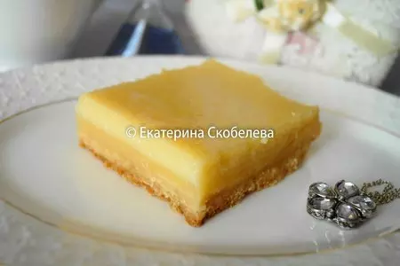 Фото к рецепту: Лимонные слитки (lemon bars)