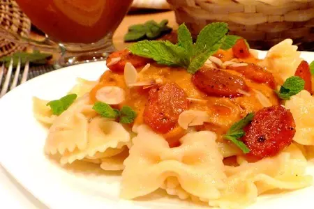 Паста farfalle с морковным кремом