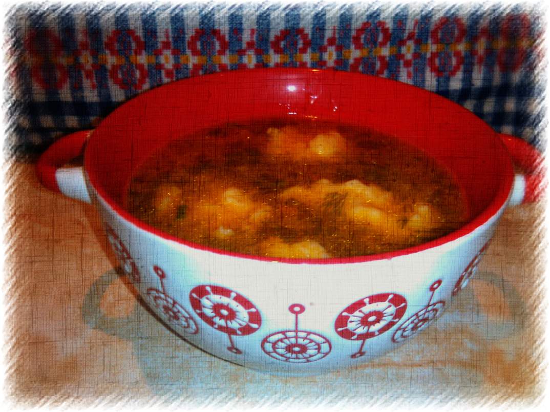 Суп из говяжьей тушенки с фасолью