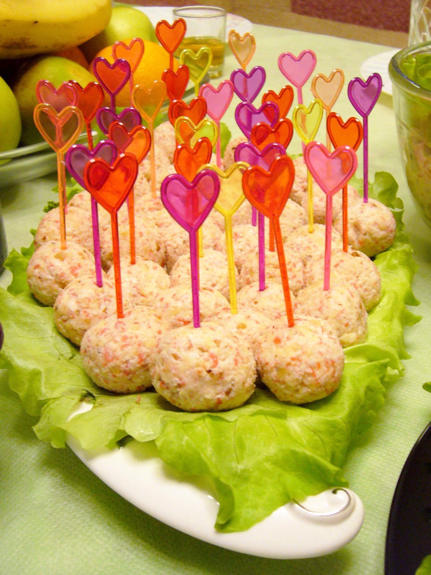 Что приготовить на день рождения рецепты. Закуски для детей на день рождения. Закуски на детский праздничный стол. Закуски на детский день рождения. Красивые закуски для детей.
