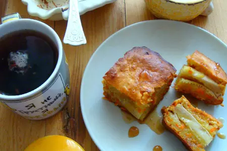 Морковный пирог с бананом,творогом и мёдом