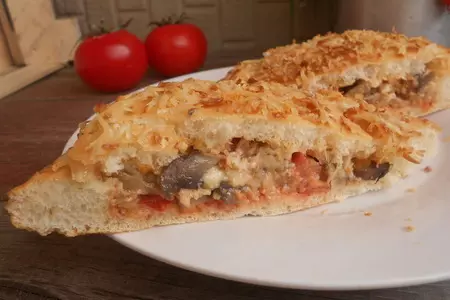 Пита с грибами, сыром и овощами