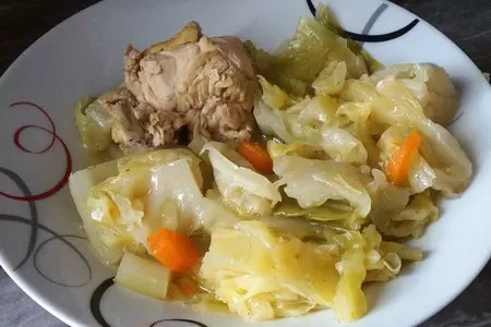 Молодая капуста с курицей (сербская кухня)