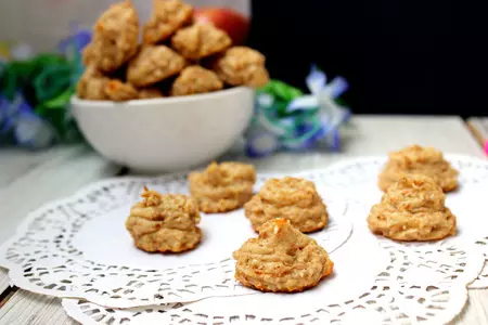 Творожное печенье с бананом, яблоком и овсяными хлопьями