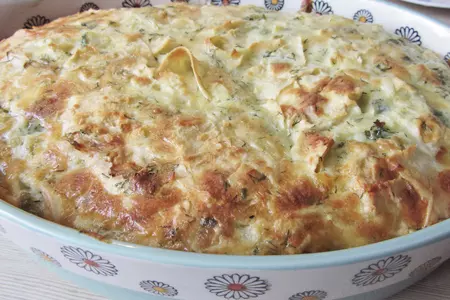 Рваный пирог из лаваша с сыром и зеленью