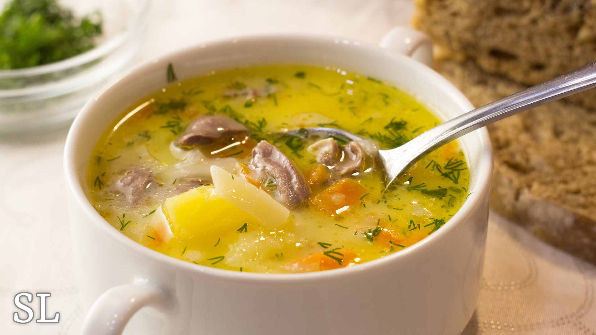 Приготовление вкусного супа. Суп с куриными потрошками. Для супа. Суптс куриными сердечками. Русские супы.