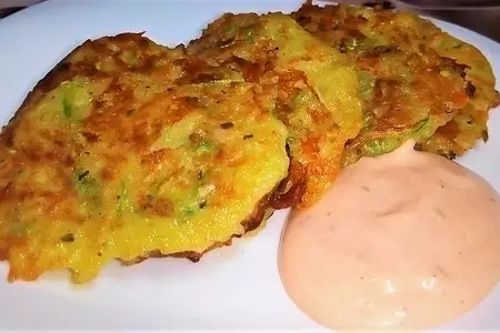 Оладьи с кабачком и сыром.