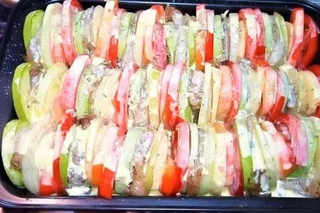 Запеканка овощная с куриным филе и в яично-сметанной заливке