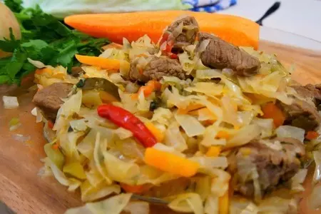 Тушеная капуста с мясом