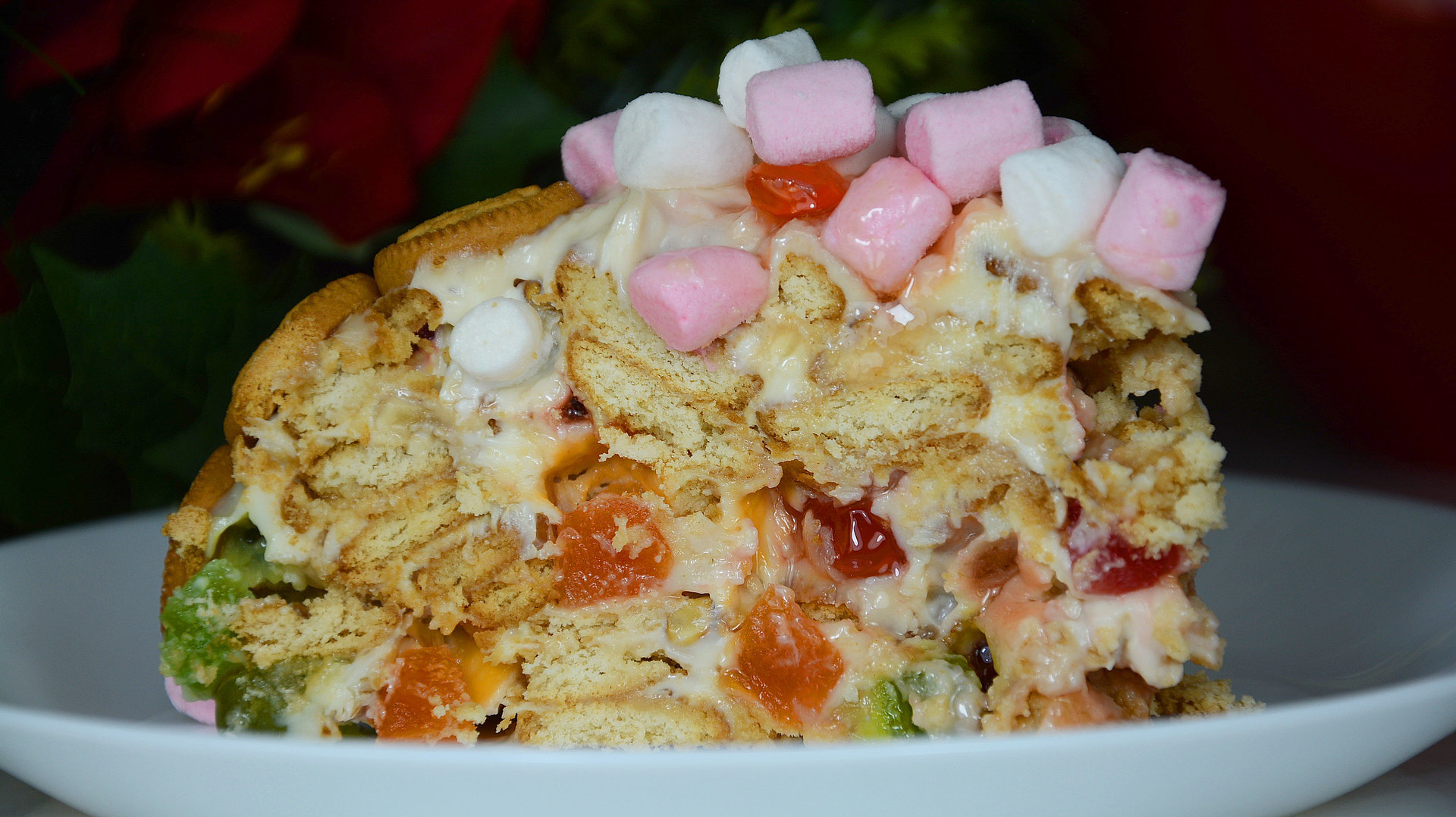 Торт «Муравейник» из печенья и сгущенки с грецкими орехами, рецепт с фото — эталон62.рф