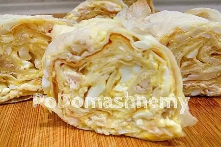 Закуска из лаваша с сыром, яйцами и курицей