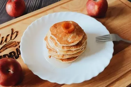 Панкейки с яблоком