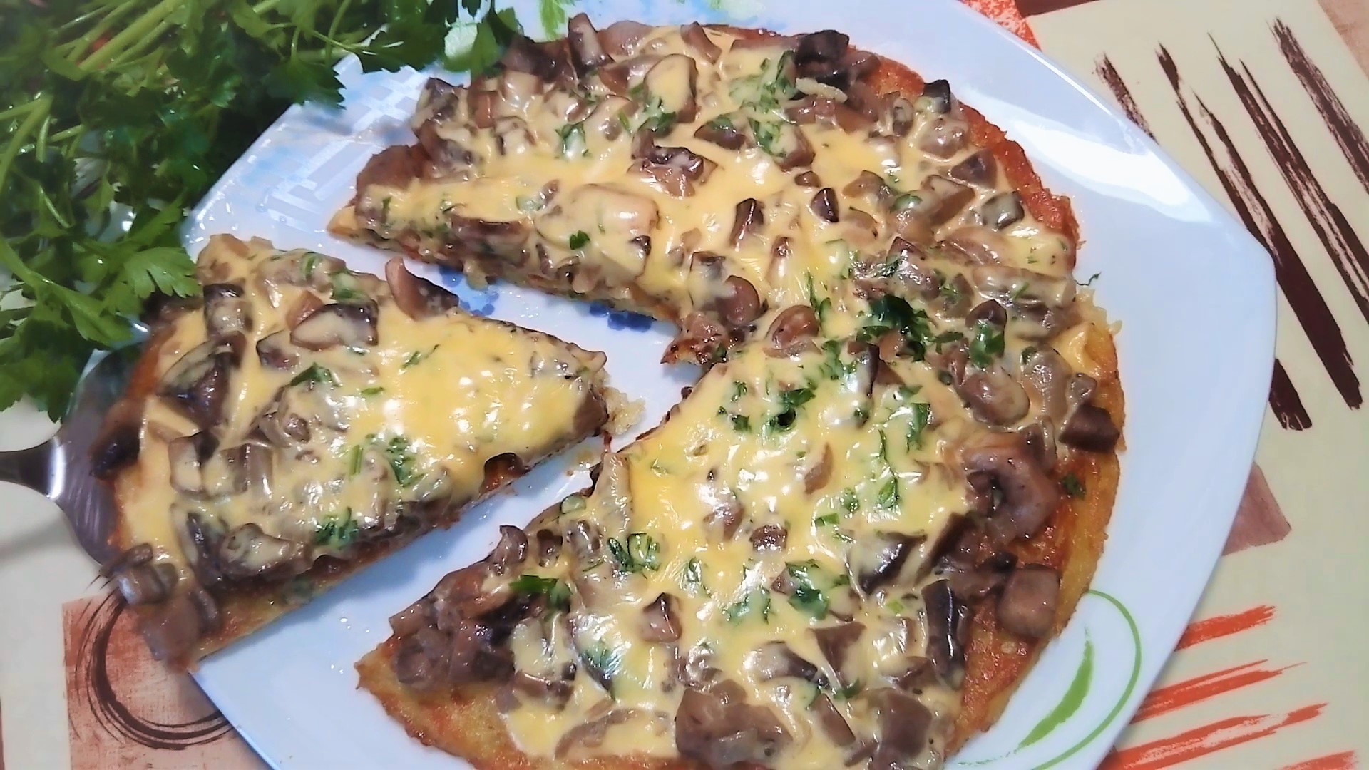 Пицца с картошкой и грибами