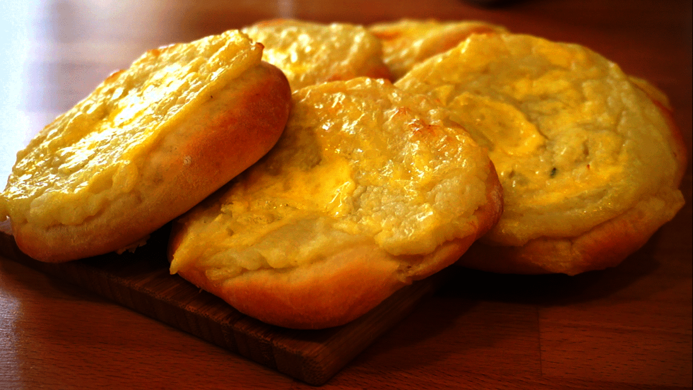 Шаньги с сыром и яйцом рецепт с фото пошагово