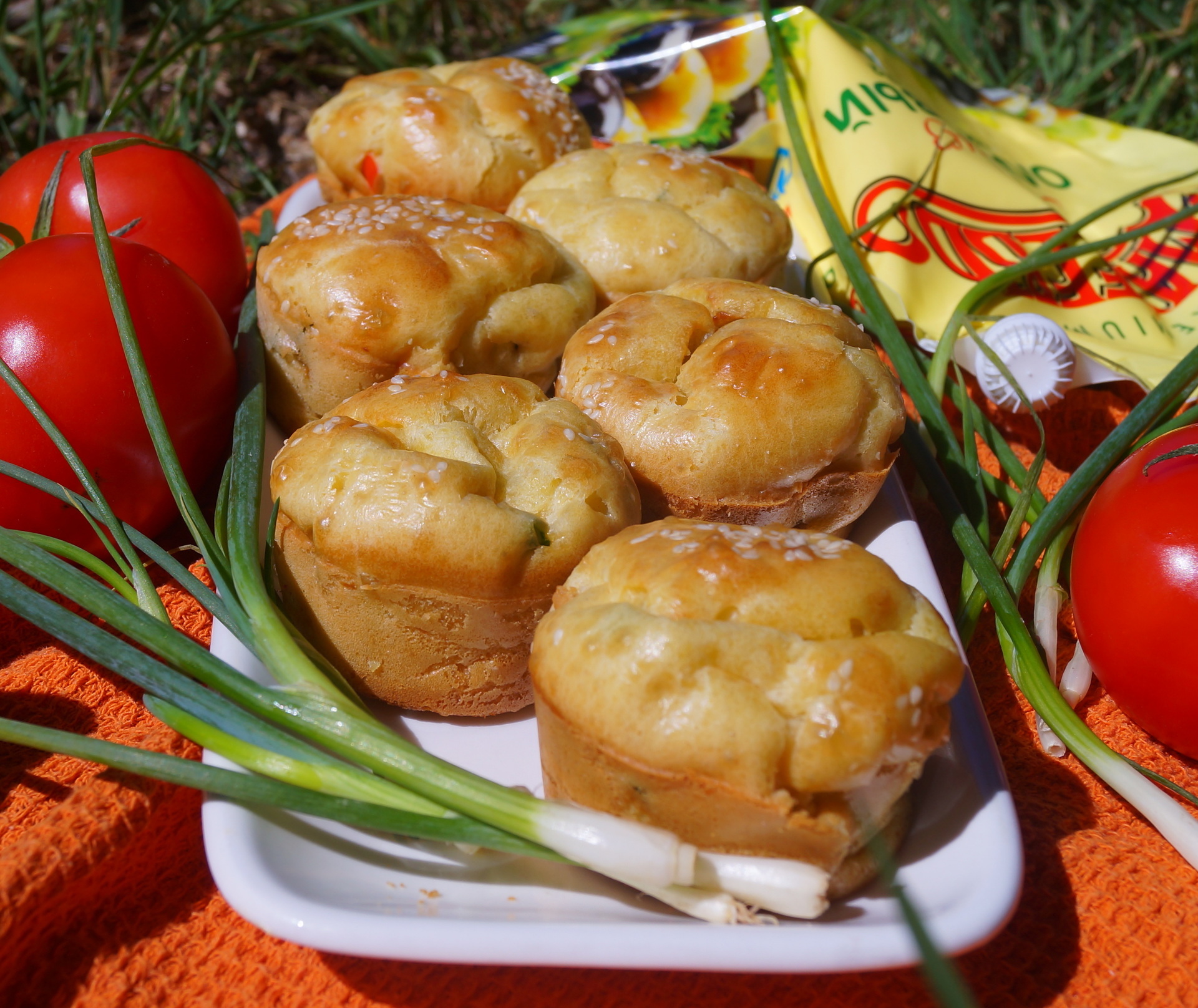 Ассорти наливных пирожков. три начинки на любой вкус! #махеевънаприроде -  пошаговый рецепт с фото (2907 просмотров)