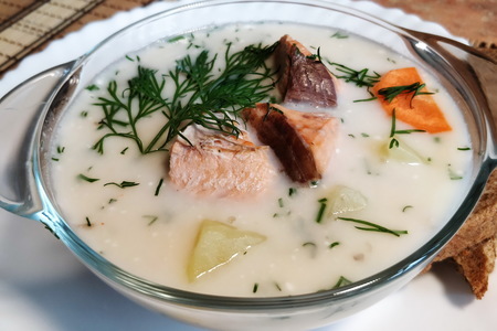 Фото к рецепту: Сливочный рыбный суп