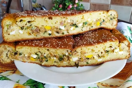 Рыбный пирог с яйцами и зеленью