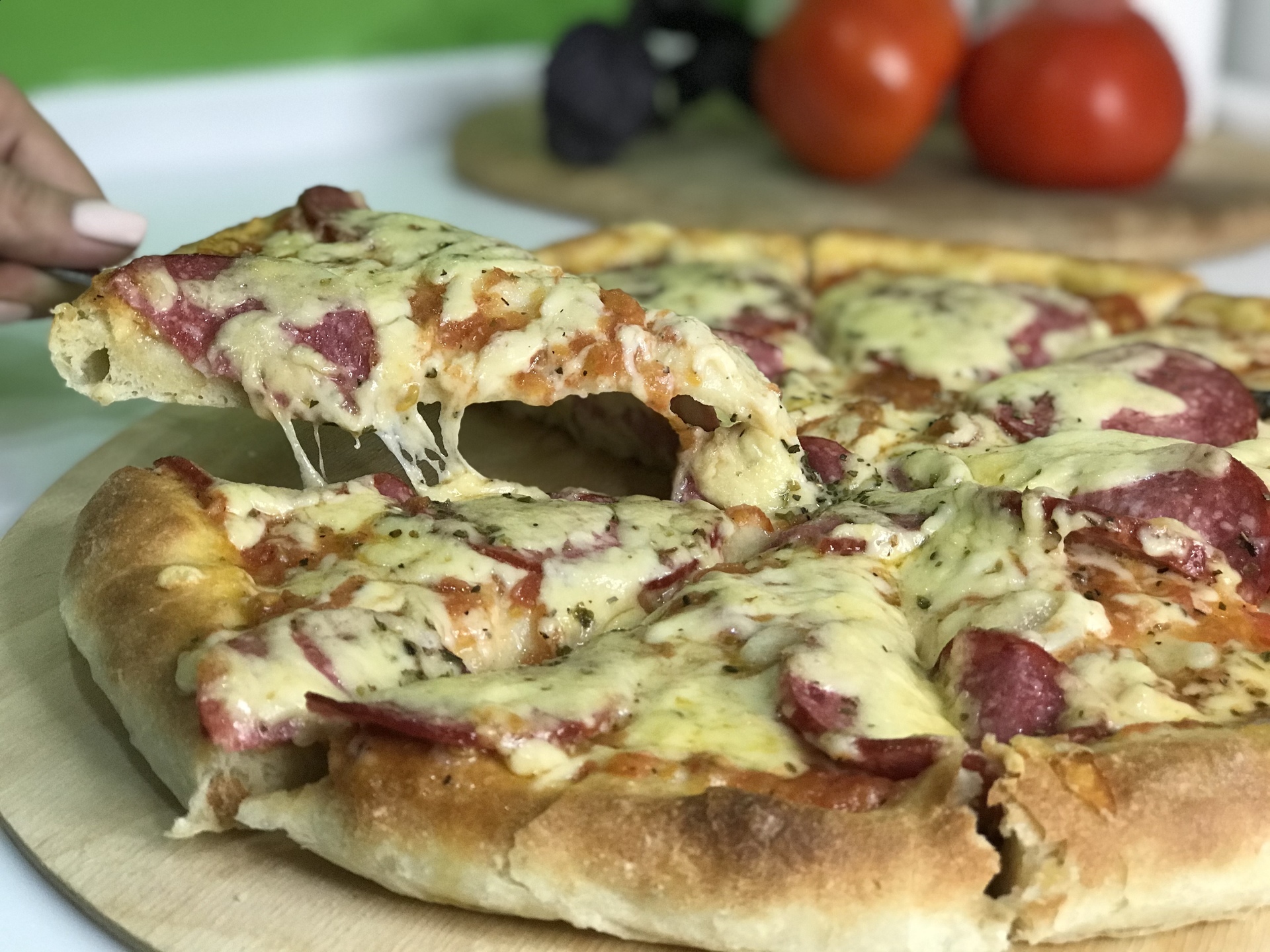 рецепт простой домашней пиццы с колбасой и сыром фото 107