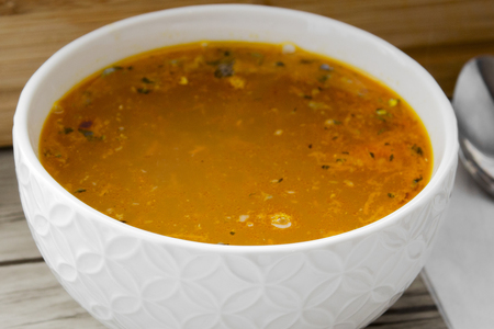 Фото к рецепту: Рыбный суп из консервированной сайры