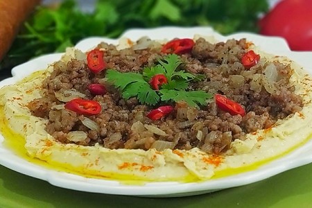 Фото к рецепту: Хумус с фаршем. рецепт из арабского ресторана