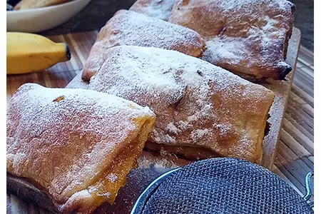 Слойки с джемом и бананом к чаю