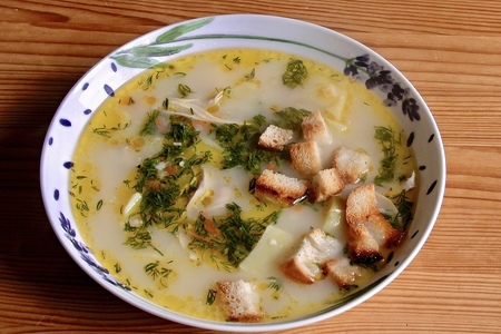 Фото к рецепту: Сырный суп с курицей / куриный суп с плавленным сыром