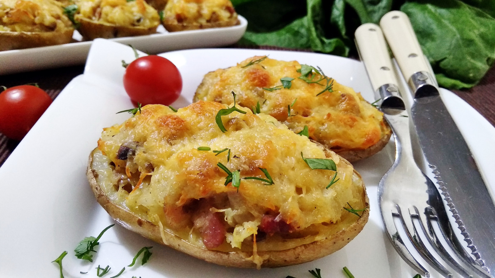 Дважды запеченный картофель с сыром и беконом — пошаговый рецепт | paraskevat.ru