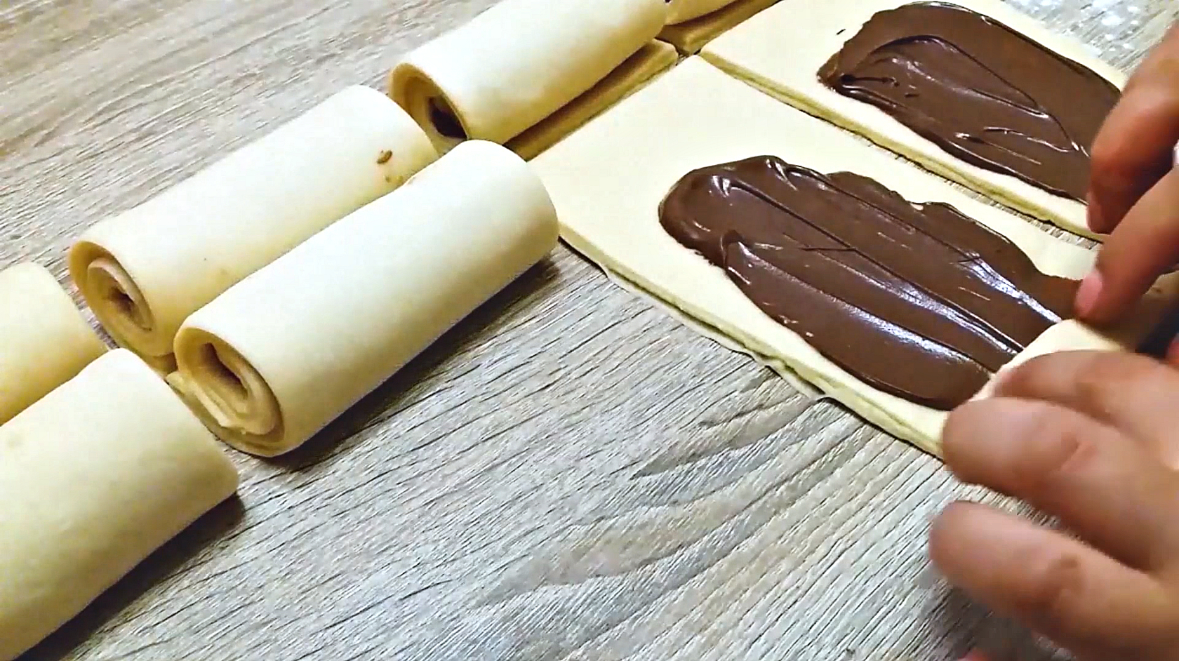 Булочки из шоколадной пасты
