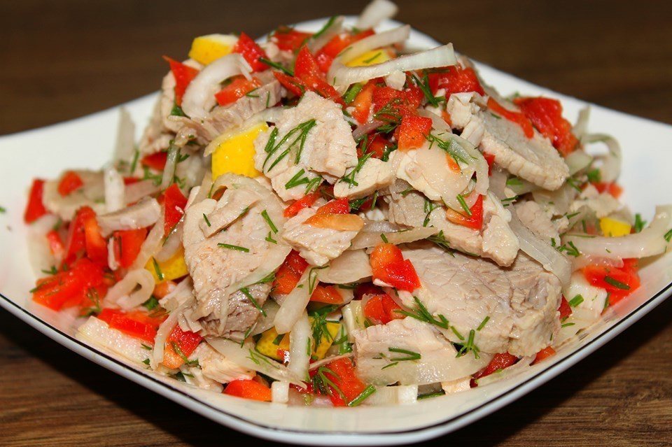 Салат с шашлыком из свинины рецепт с фото