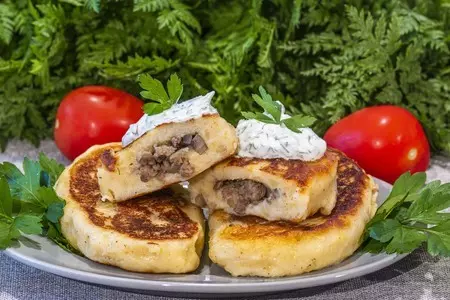 Картофельные зразы с мясным фаршем и грибами