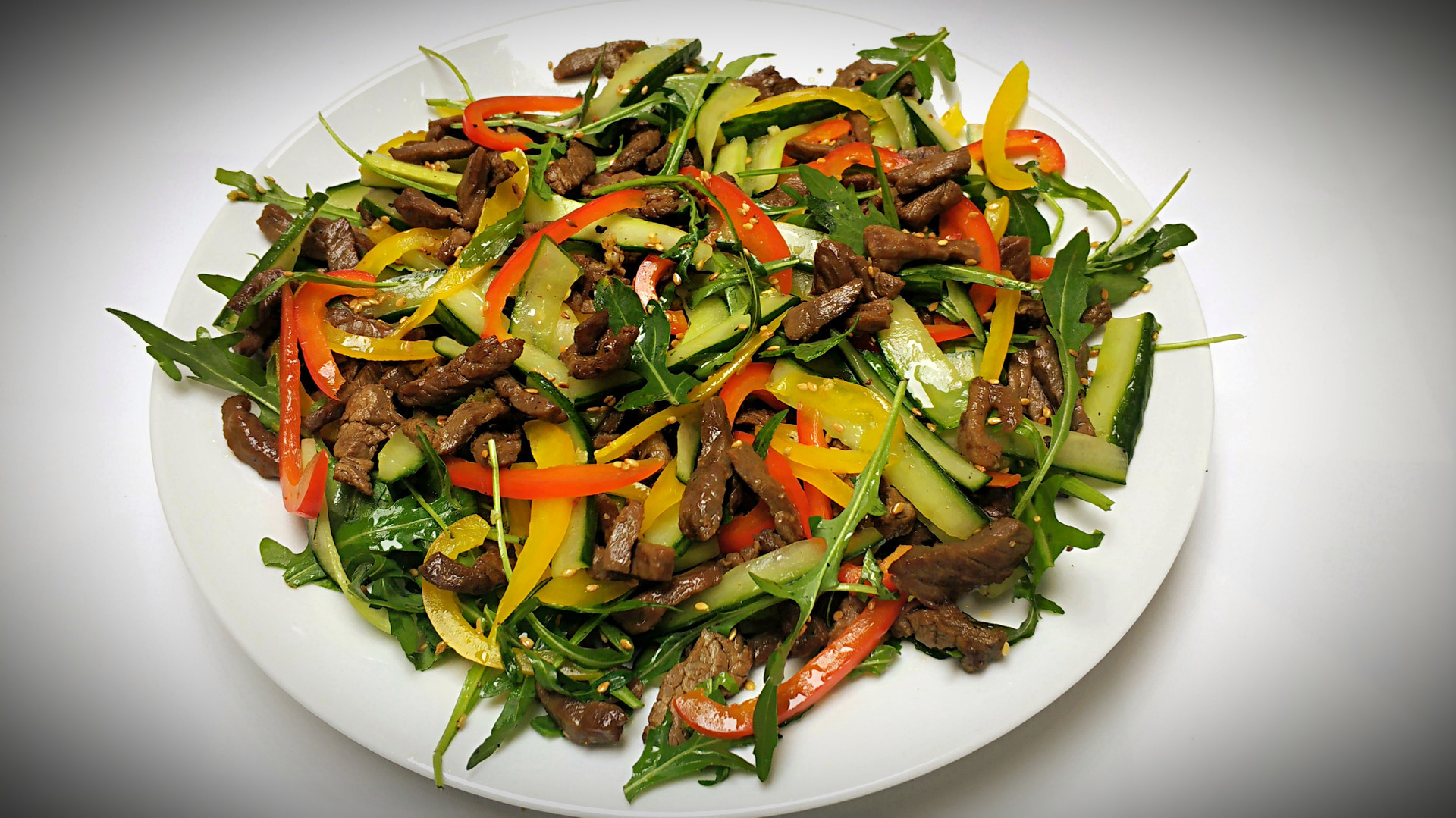 Салат с мясом и овощами