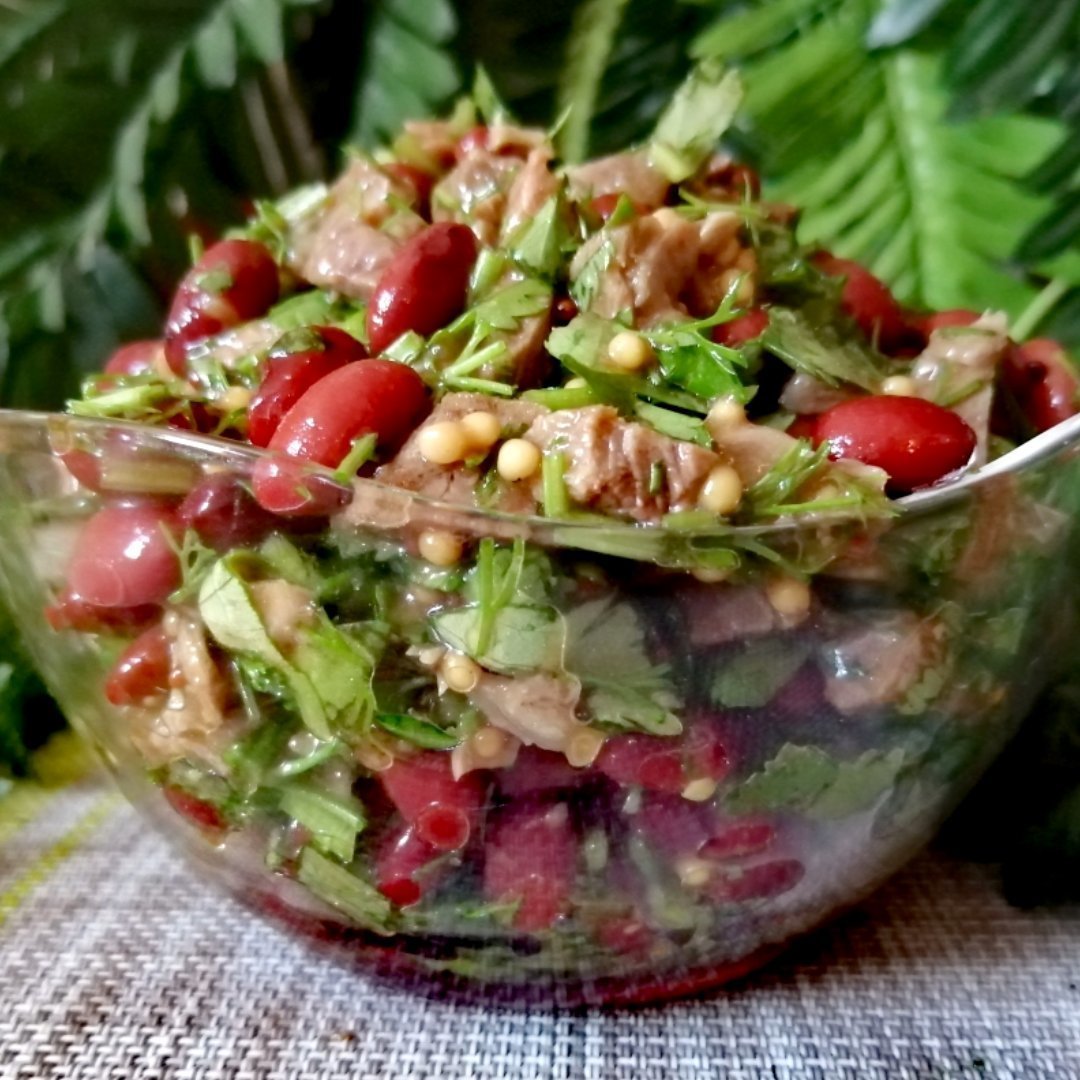 Овощной салат с фасолью и мясом – кулинарный рецепт