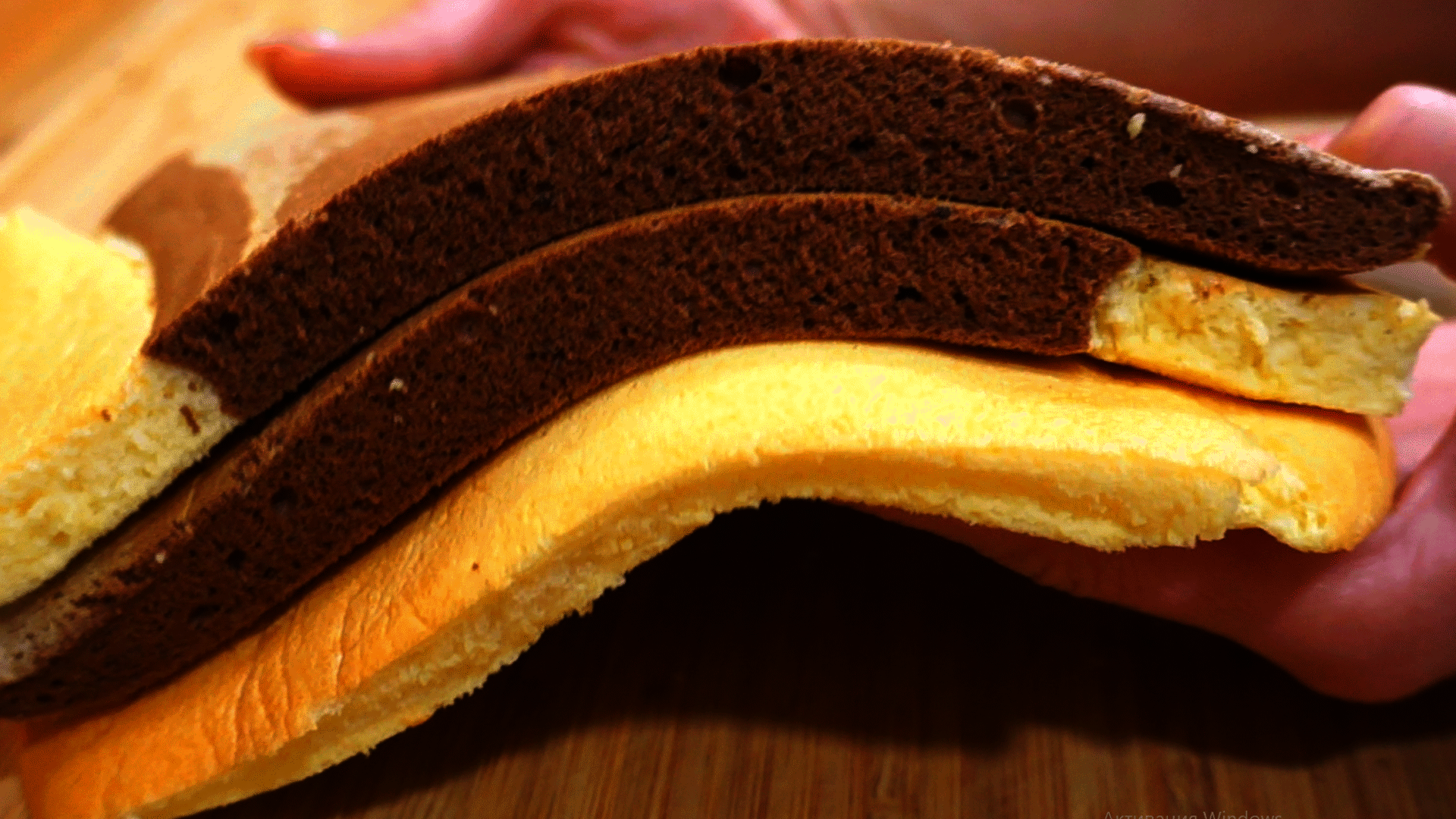 Как испечь коржи для торта: для начала разбираемся с бисквитными