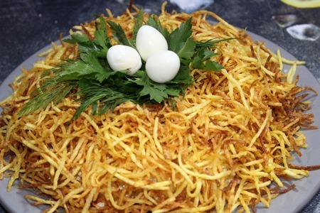 Салат Гнездо Глухаря классический рецепт с курицей пошагово с фото