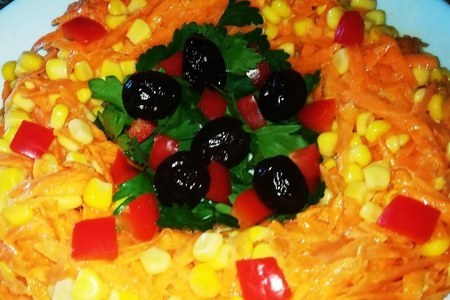 Фото к рецепту: Салат с кукурузой