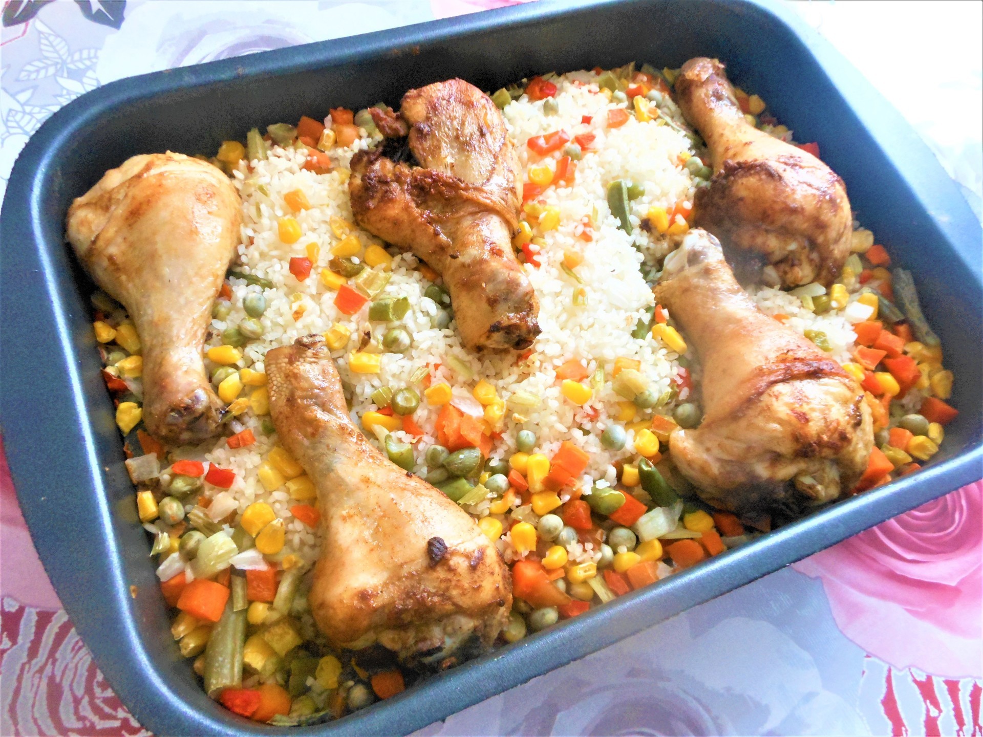 Курица с рисом и кукурузой в духовке — рецепт с фото пошагово