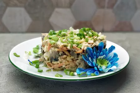 Салат из шампиньонов и моркови по-корейски