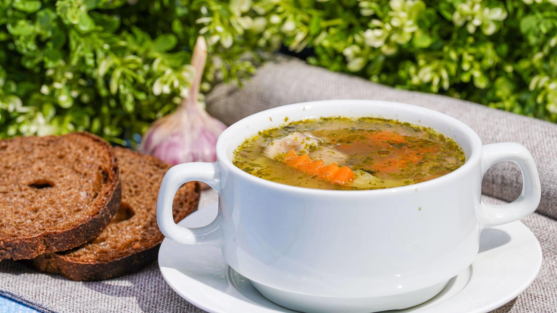 Рецепт: Грибной суп с гречкой | диетический, но питательный (разрешен даже в строгий пост)