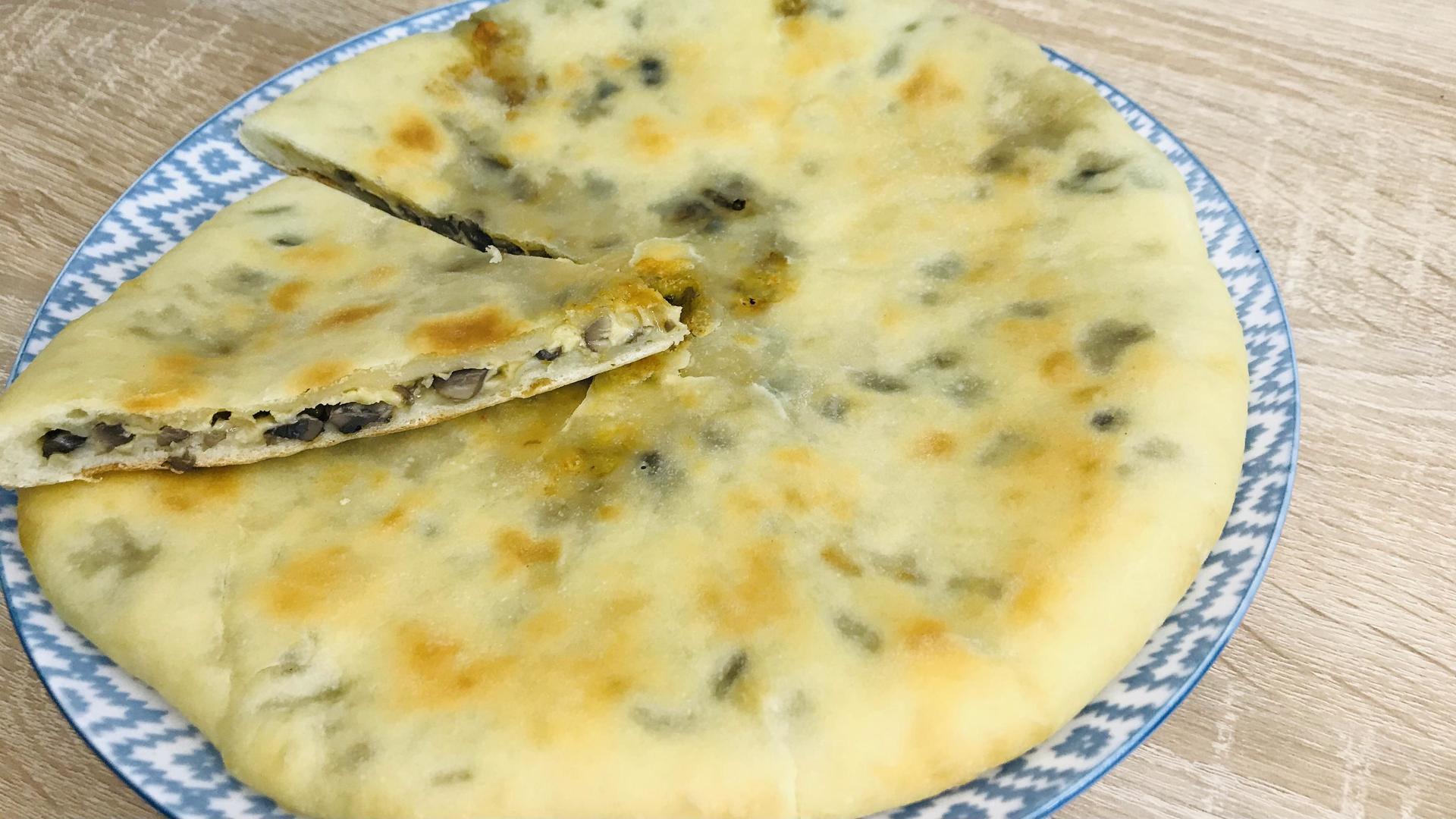 Осетинский пирог с курицей и сыром — рецепт с фото пошагово