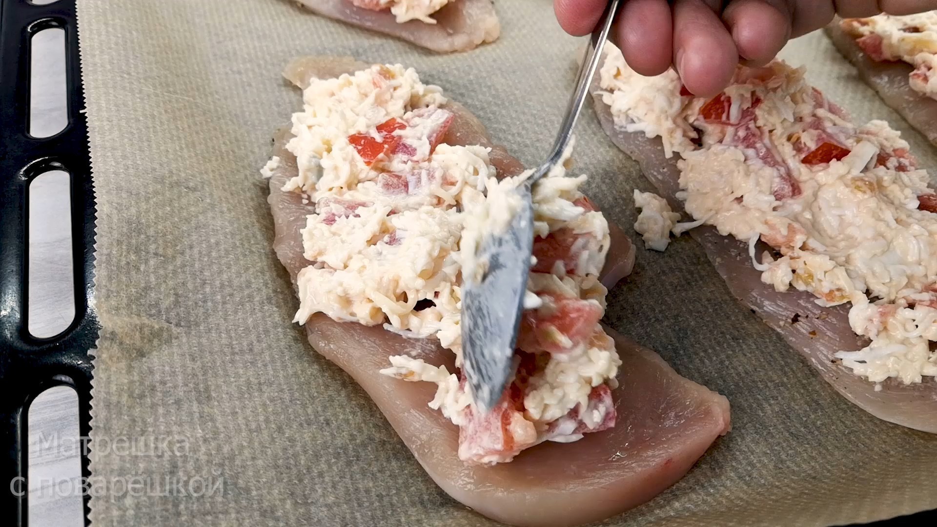 Куриный шницель с помидорами и сыром в духовке — рецепт с фото пошагово
