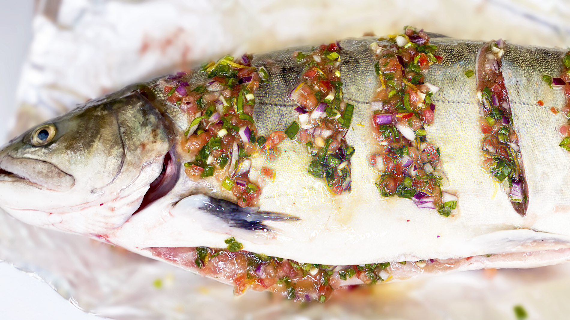 Рыба, запеченная целиком — рецепты | Дзен