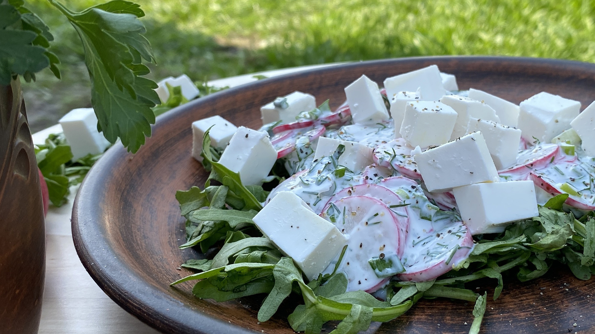 Салат с брынзой и зеленым луком