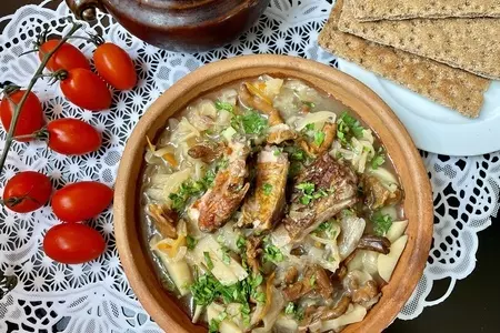 Щи с копчеными ребрышками и лисичками #литкухня #кулинар