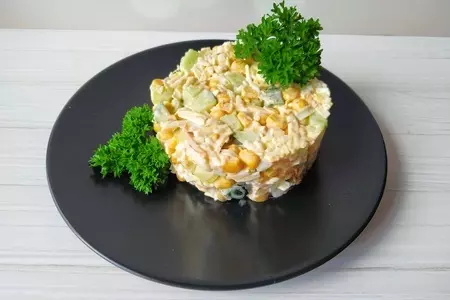 Салат "прованс" с колбасным сыром и кукурузой