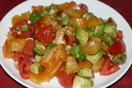 Фото к рецепту: Салат с авокадо