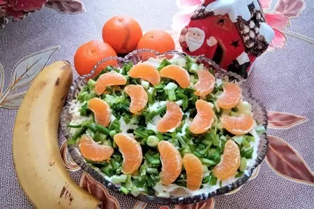 Салат с из курицы с бананом