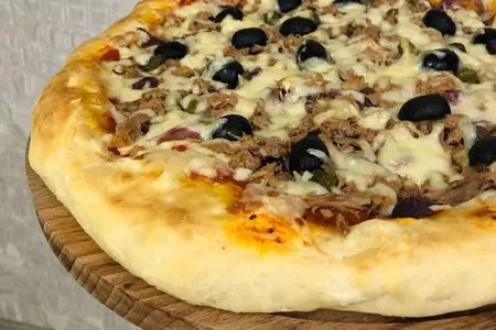 Фото к рецепту: Tuna pizza